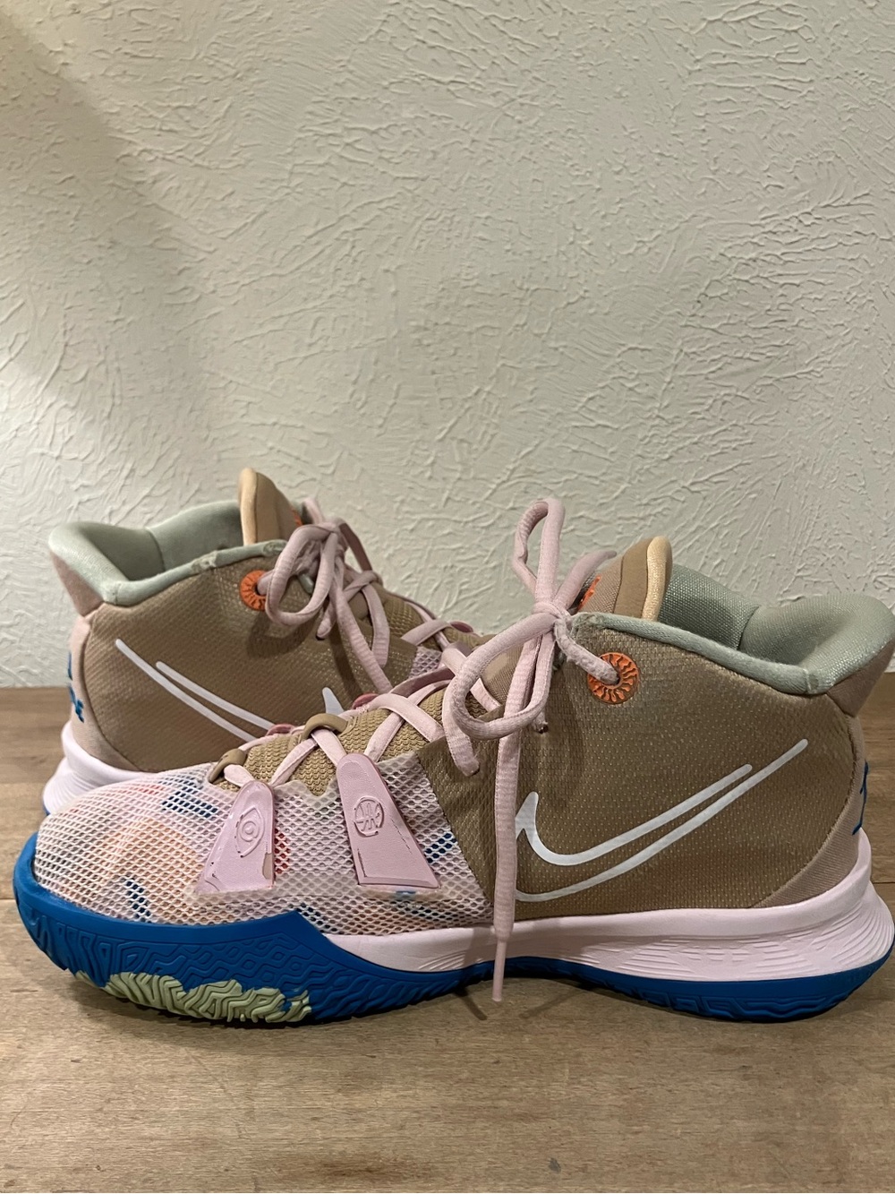 Nike Kyrie 7 ‘1 World 1 People’ Sneaker - Picture 8 of 12